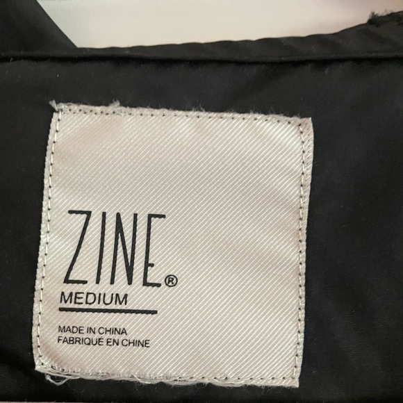 ⛈️🖤Zine Lightweight Windbreaker - M 🖤⛈️ - Picture 5 of 5